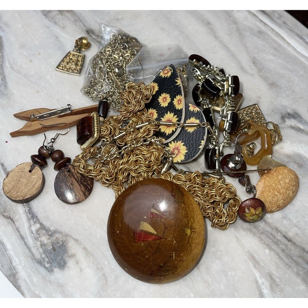 Jewelry Lot, Costume Gold Tone Wood, Amber Style Earrings Resell Vtg Mix